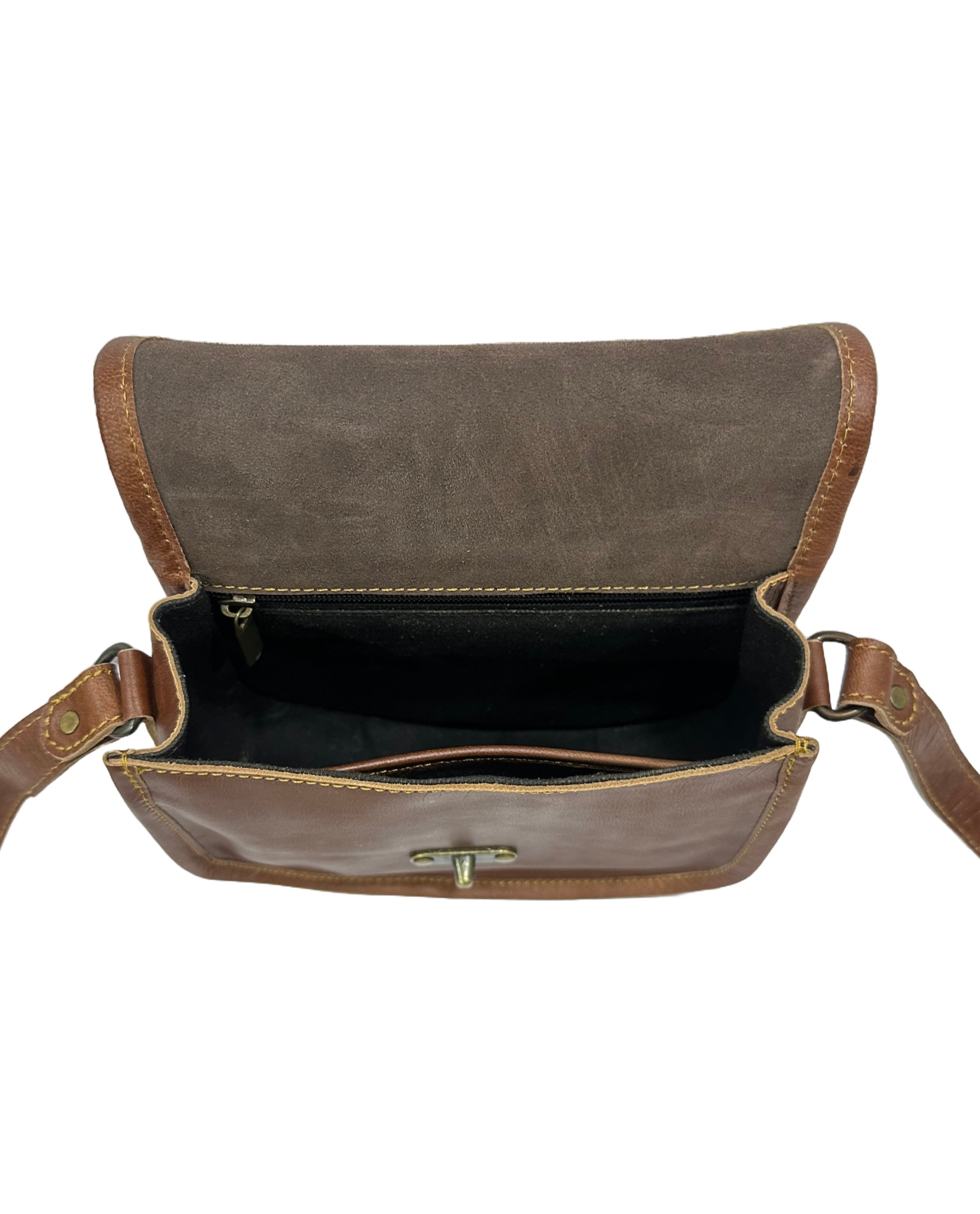 THE SADDLE BAG TAN